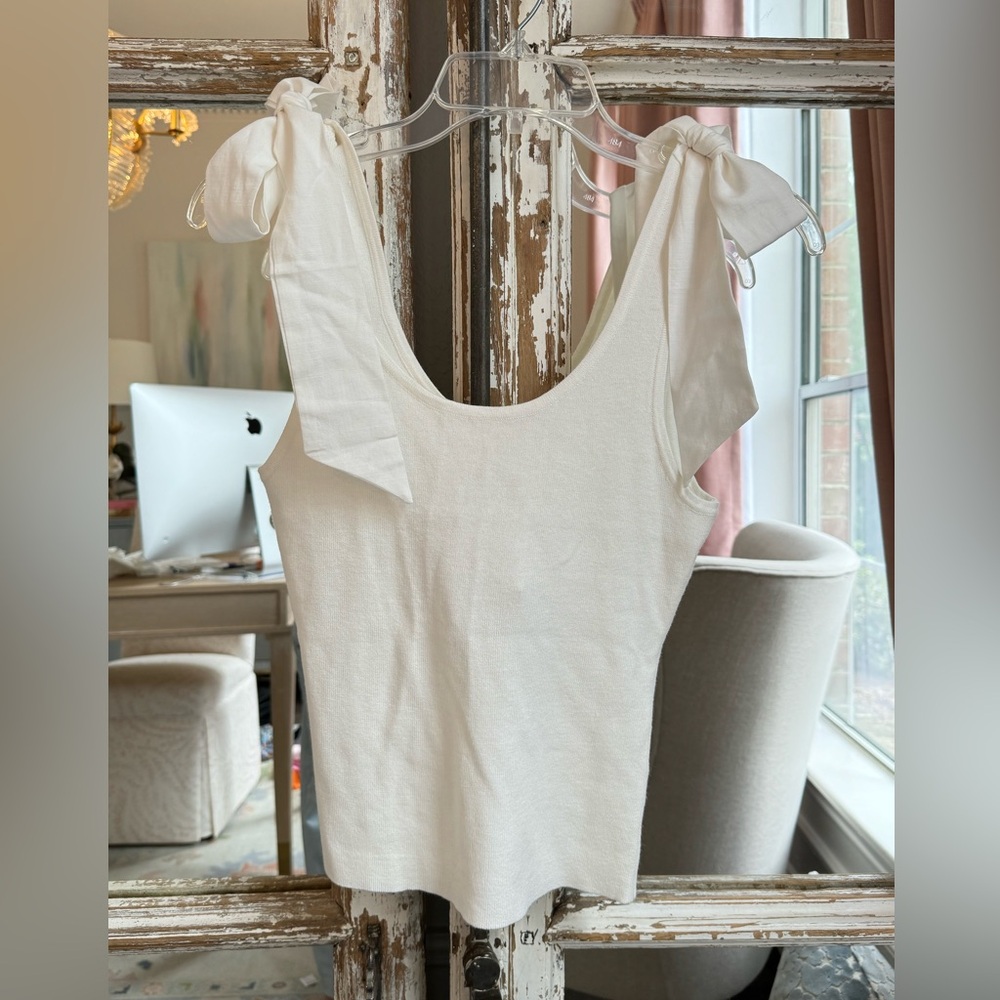 NWT white tank